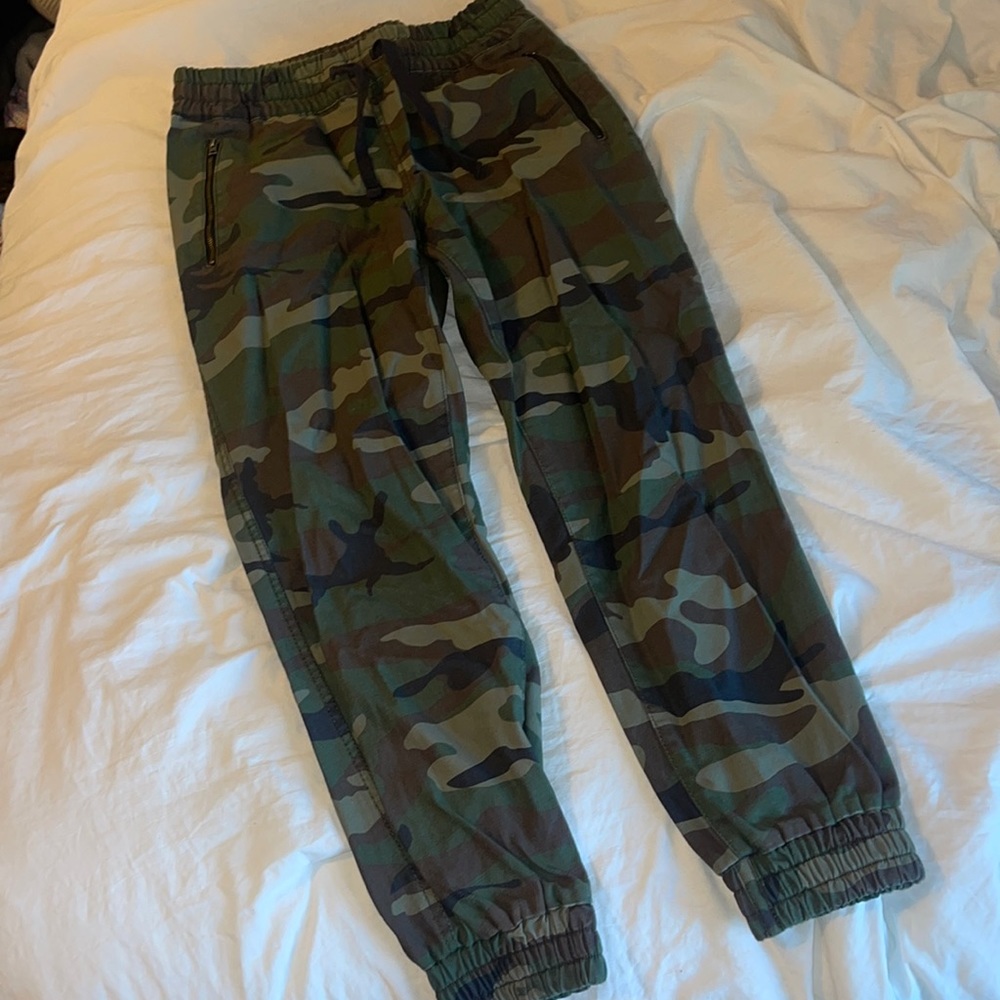 TNA cargo joggers